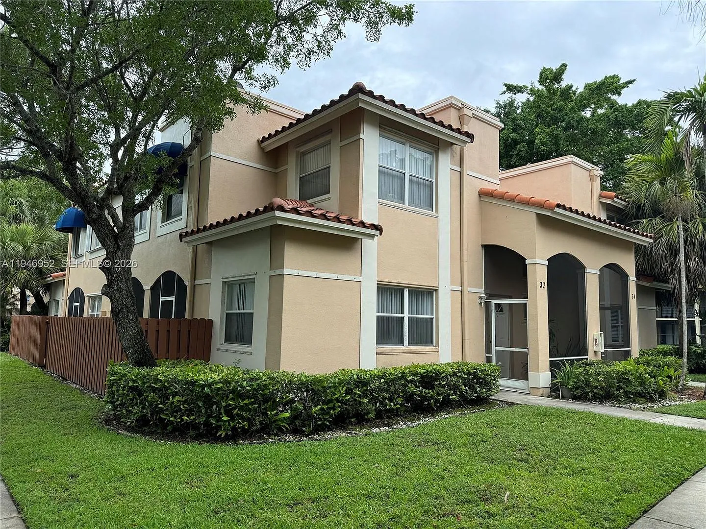 549 Racquet Club Road 32, Weston, FL 33326 — Photo 4