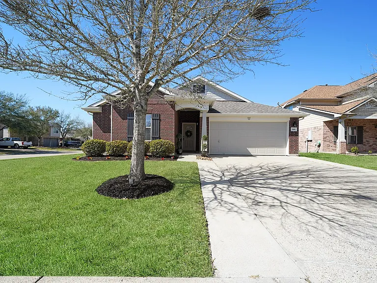 3301 Clover Hill Ln — Photo 1