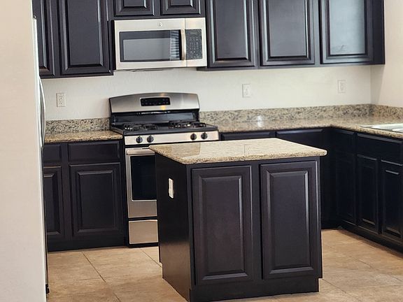 5th image of 676 Forest Peak St