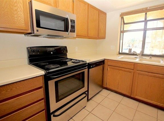 3rd image of 7704 Blackbird Ave