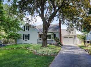 36 Oakmount Dr, Rochester, NY 14617
