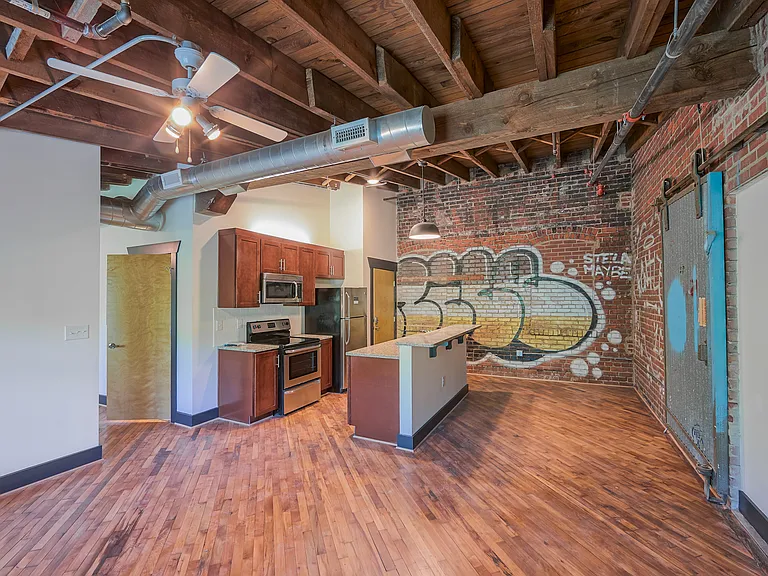 Long Lofts — Photo 10