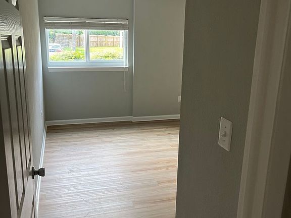 4th image of 1024 Autumn Woods Ln APT 102