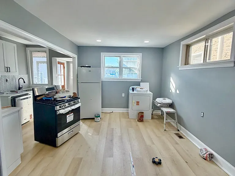 406 Kingsley St — Photo 5