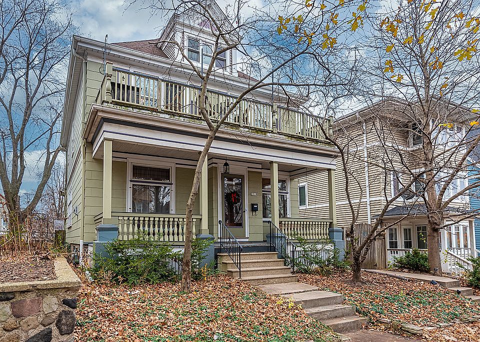1st image of 2916 N Newhall St #2918