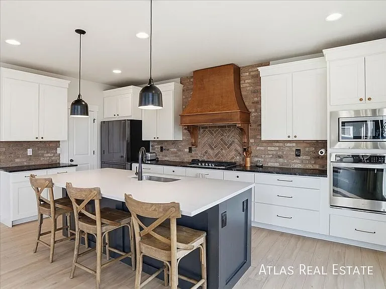 2092 Glean Dr — Photo 10