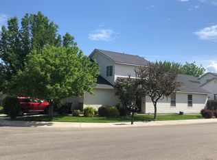 1024 N Cliff Creek Ave, Meridian, ID 83642