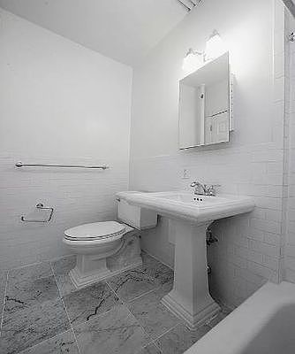 4th image of 344 E 55th St APT 4C