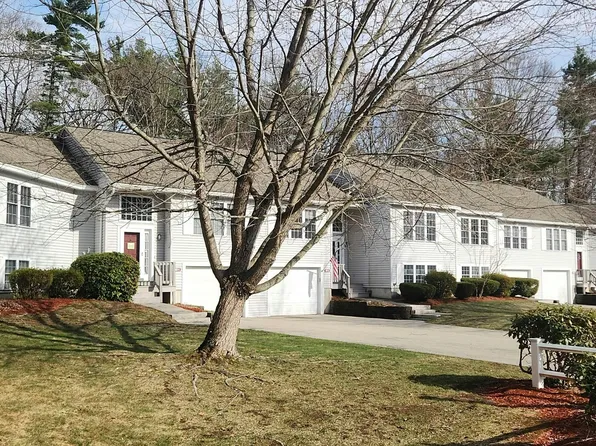 67 Norfolk St APT 1, Hampstead, NH 03841