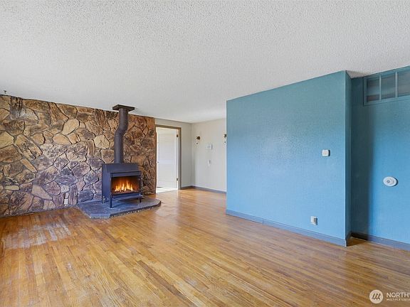 5th image of 1104 Dibb Street