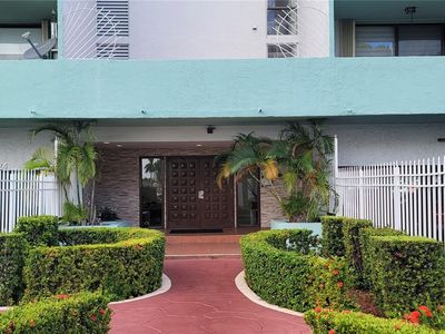 1825 W 44th Pl APT 207, Hialeah, FL, 33012
