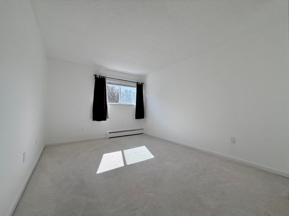 2 bedroom rental in Surrey — photo 8
