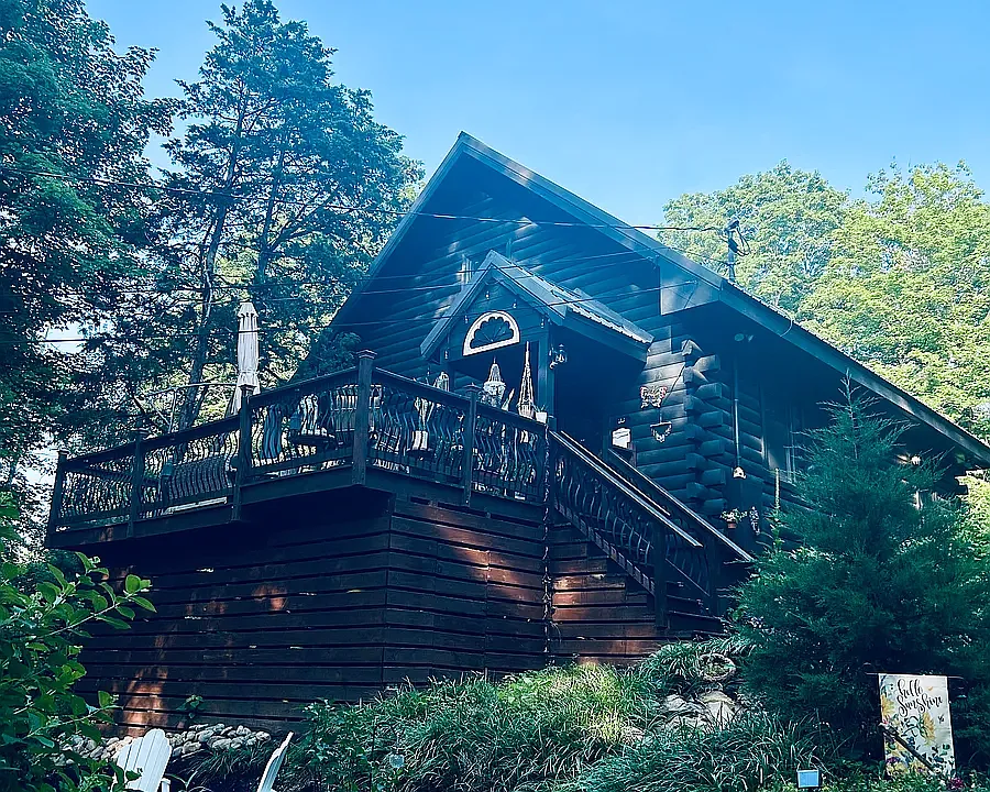 93 Shepard Ave