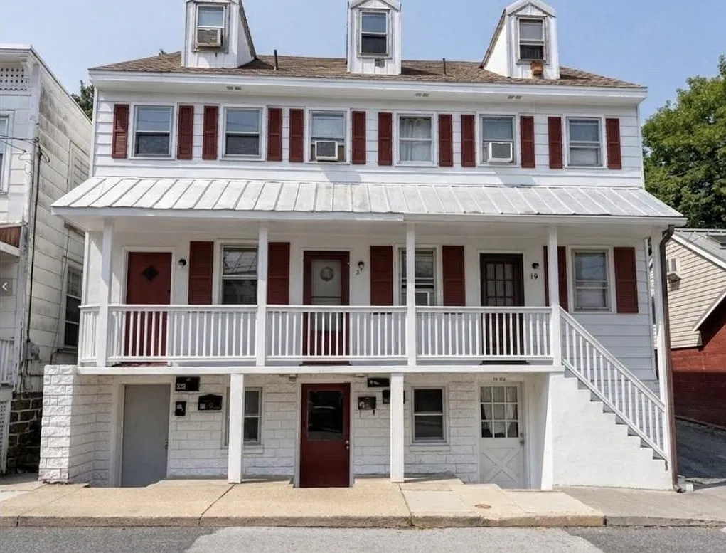 21 Breckenridge St — Photo 1