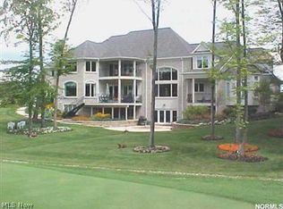 685 Club Dr, Aurora, OH 44202