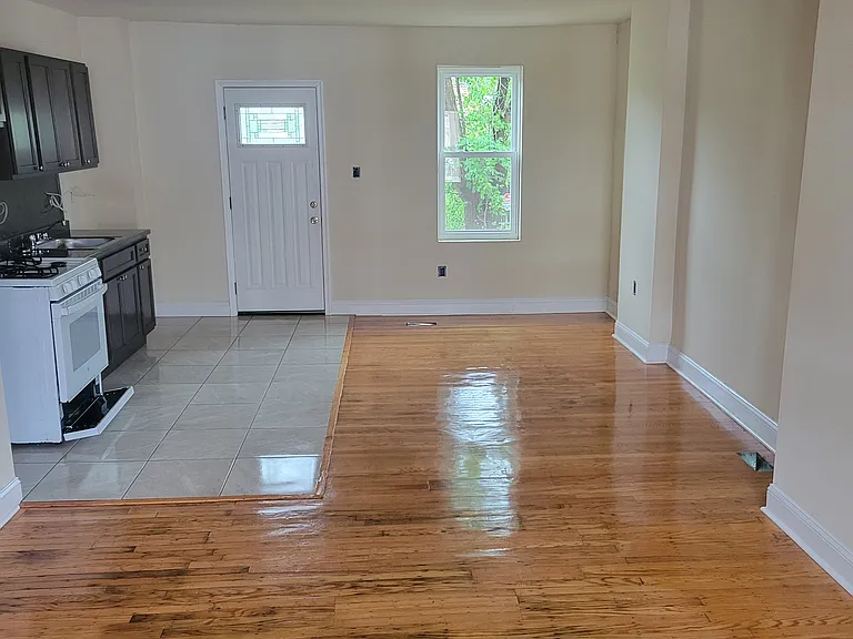 4602 Hurley St — Photo 8