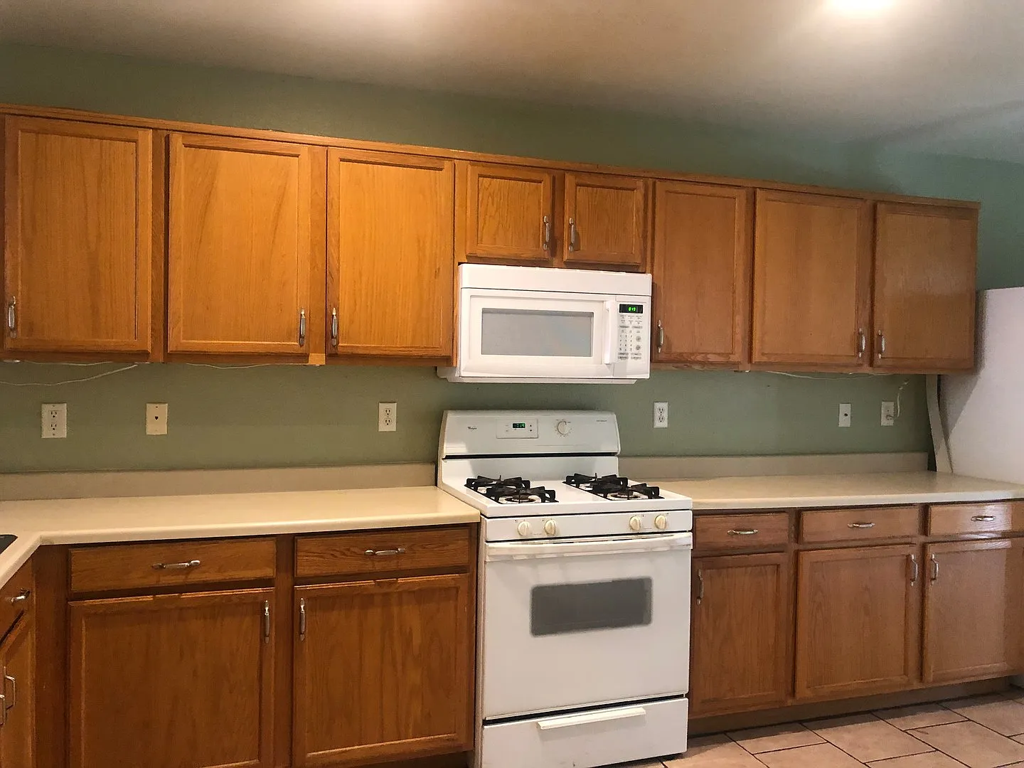 Single Story, 3 Bedroom 2 Bath Home. Vaulted Ceilings, — Photo 3