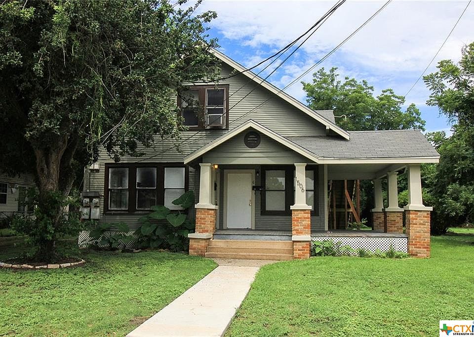 1st image of 1506 N De Leon St #A
