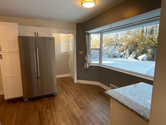5th image of 2051 E Browning Ave
