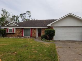 1522 W Sale Rd, Lake Charles, LA 70605
