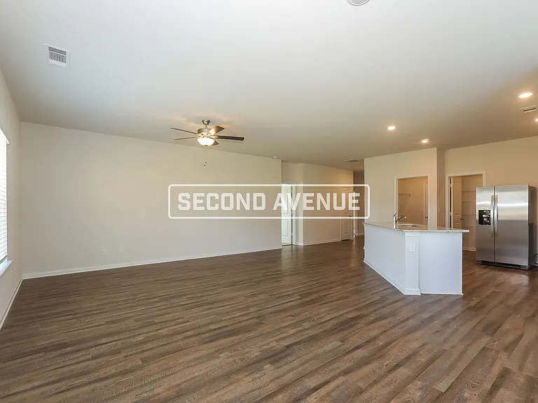 714 Woody Dr — Photo 3
