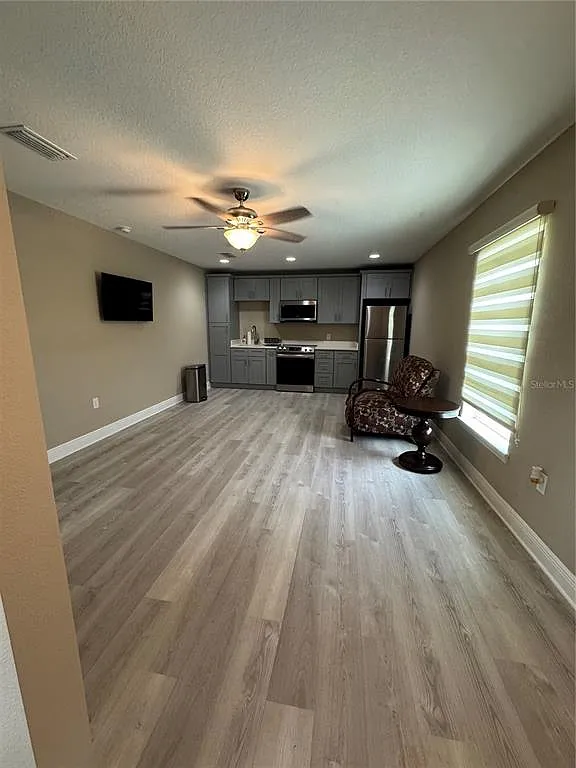 1 bed, 1.0 bath, 631 sqft, $1,450 — Photo 3