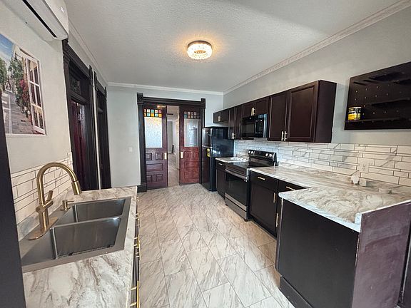 5th image of 128 W Van Buren St #201