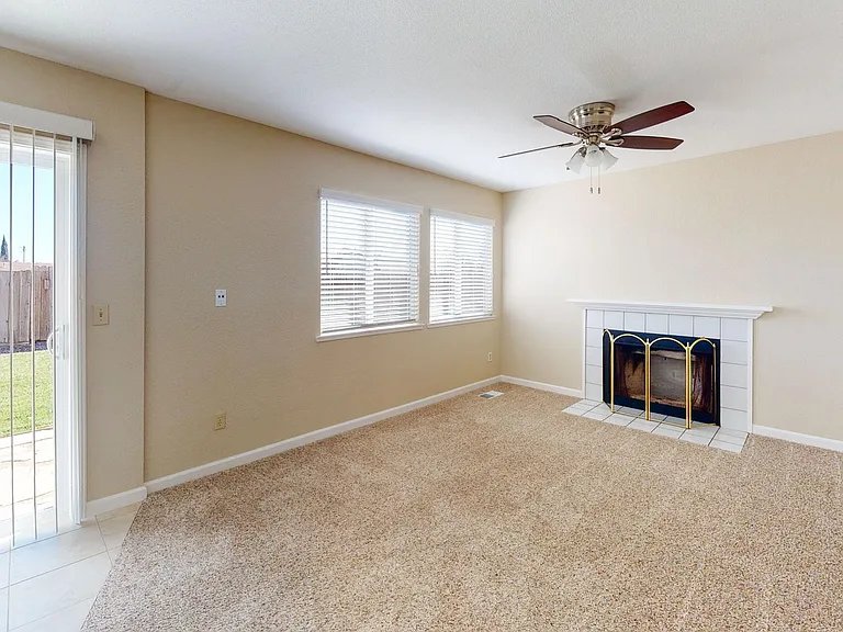 225 Leafwood Ct — Photo 7