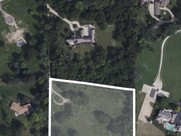 275 Donlea Rd, Barrington, IL 60010