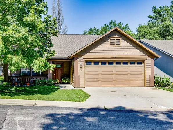 1837 Delaware St, Lawrence, KS 66044
