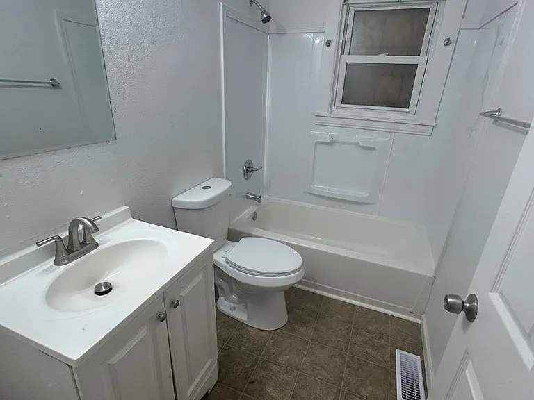 819 Mildred Ave — Photo 6