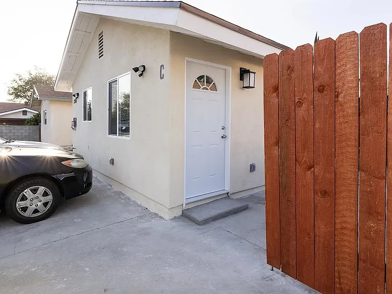 2345 Bryson Pl — Photo 6