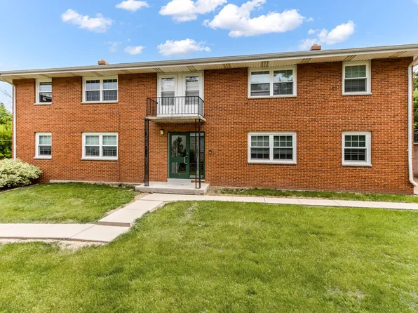W164N8815 Mill St APT 4, Menomonee Falls, WI 53051