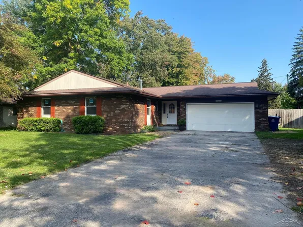 5560 Tamarix Ln, Saginaw, MI 48603