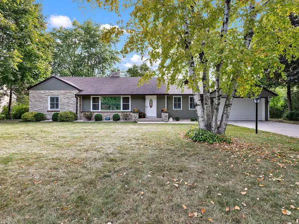 8202 North Poplar DRIVE, Fox Point, WI 53217