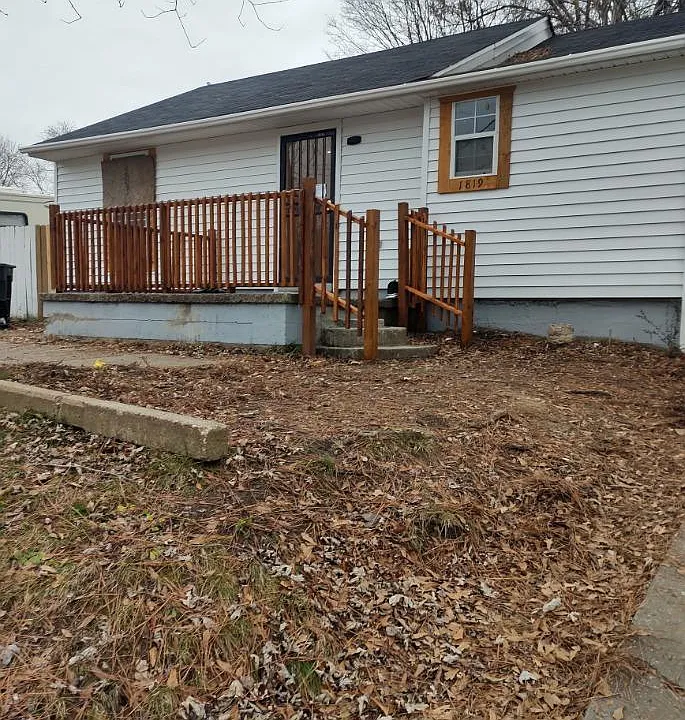 1819 Wells Station Rd