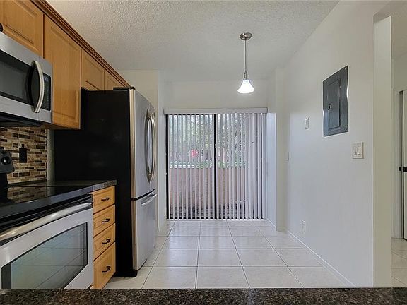 4th image of 10731 NW 14th St APT 272