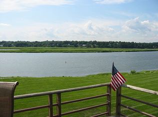 1432 Windward Rd, Milford, CT 06461