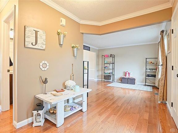 3rd image of 6623 Wintergreen Pl