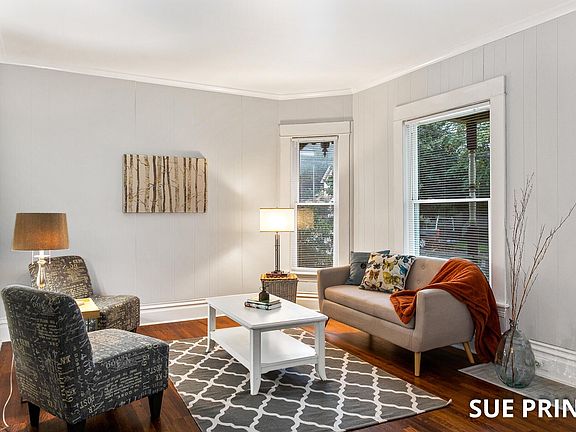 2nd image of 42 Dennis Ave SE