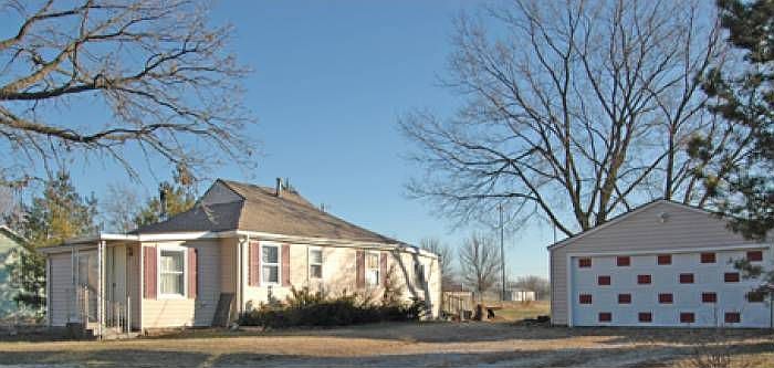 207 E Wilcoxway