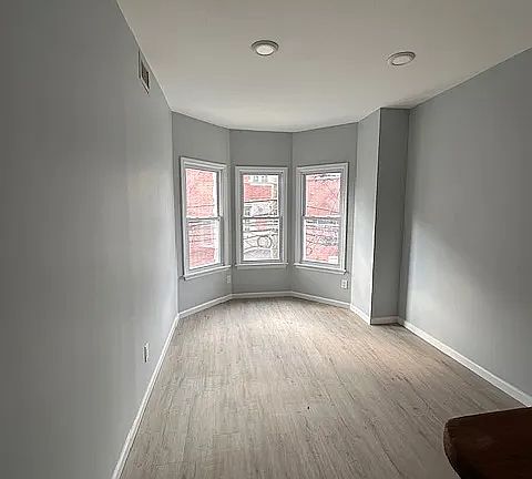 3rd image of 282 Summit Ave #3