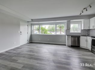 551 N Ridge Ave #201, Arlington Heights, IL 60004