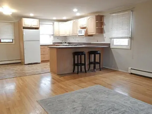 (undisclosed Address), Seaford, NY 11783
