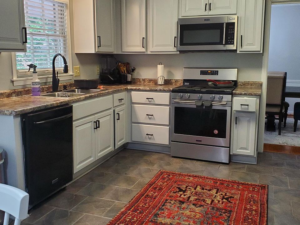 Spacious Kitchen