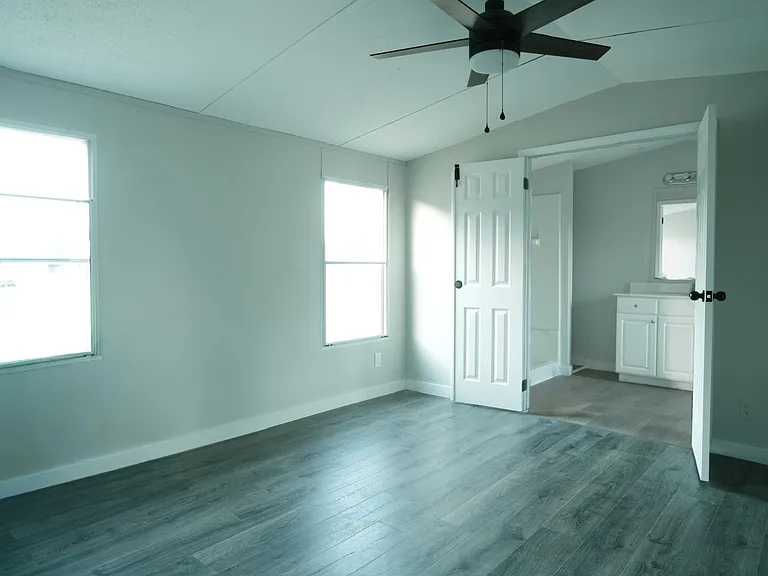 108 T Model Jones Rd — Photo 4