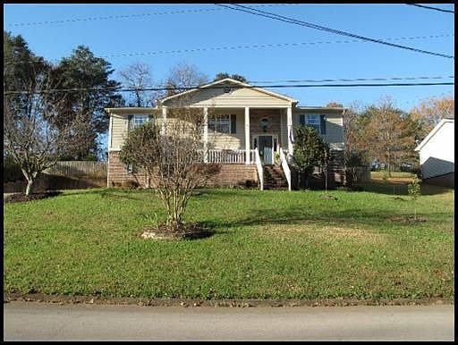 1st image of 907 Oxford Hills Dr