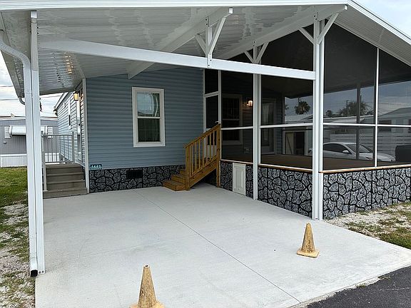 2nd image of 1643 Fishermans St