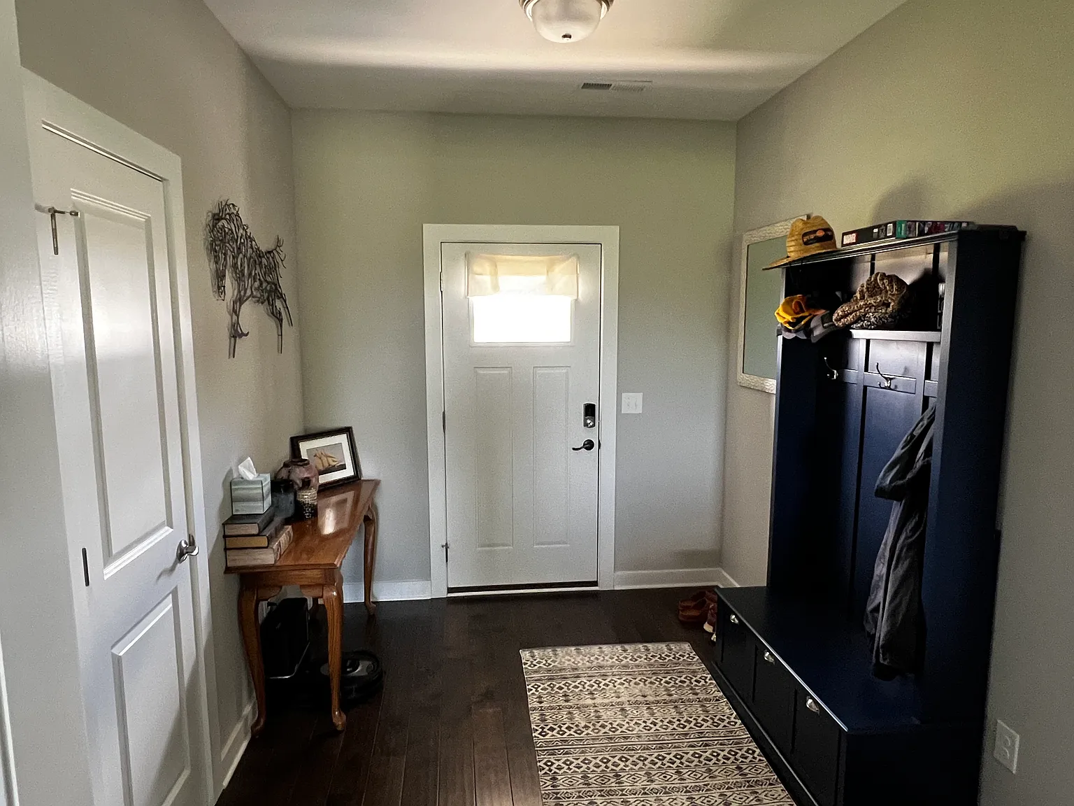 3 bed, 1865 sqft, $2,200 — Photo 2