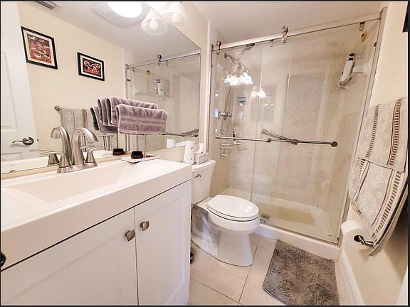 5th image of 427 Pine Glen Lane #A-1